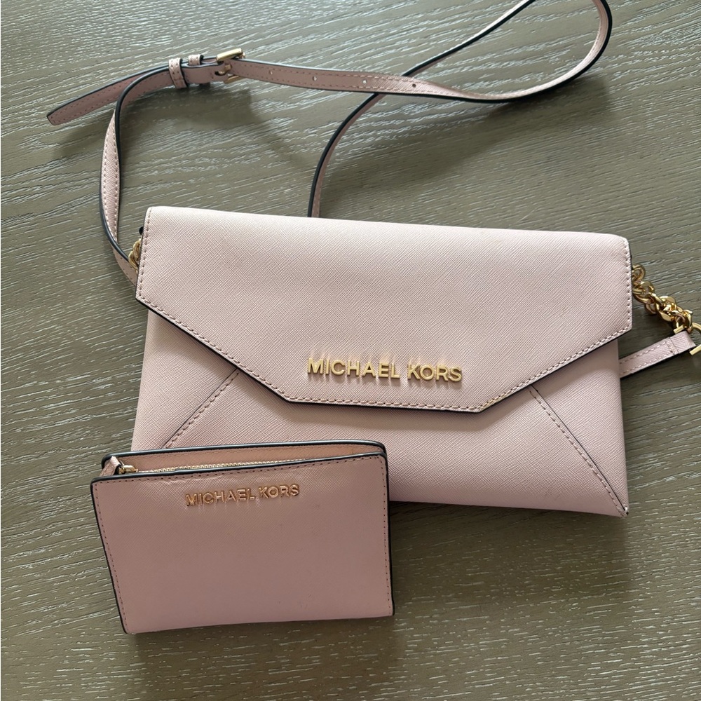Michael Kors Light Pink Crossbody ****purse only****